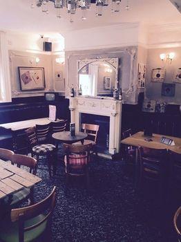 Salford Arms Hotel Buitenkant foto